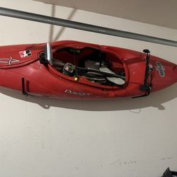 8 Foot Kayak With Fish Finder 