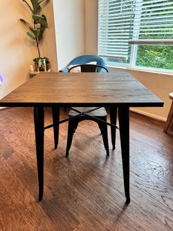 Bistro wood and metal dining set (4 person)