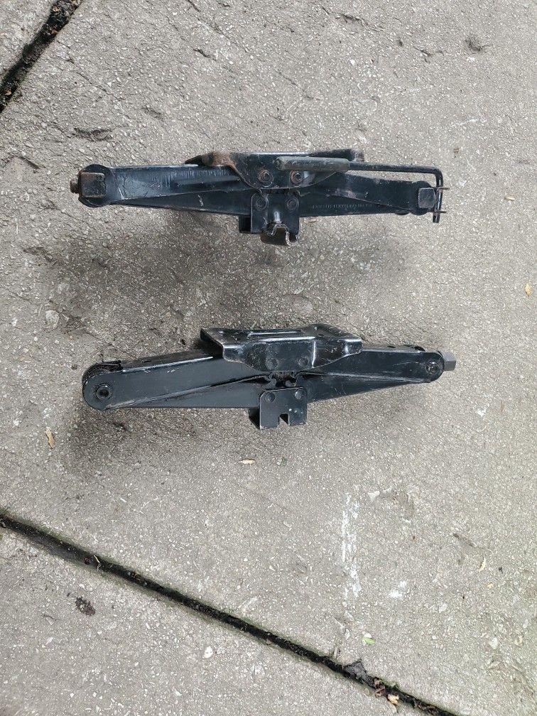 Tire Jack Automobile Supplied Factory In Trunk