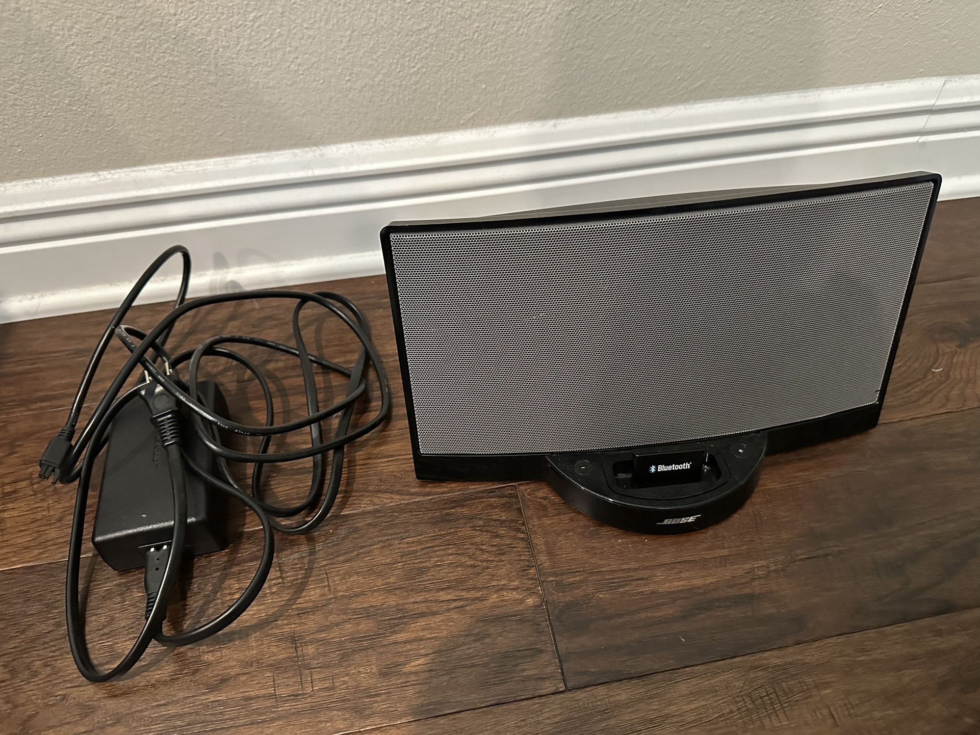 Bose SoundDock black With Bluetooth Adaptor!