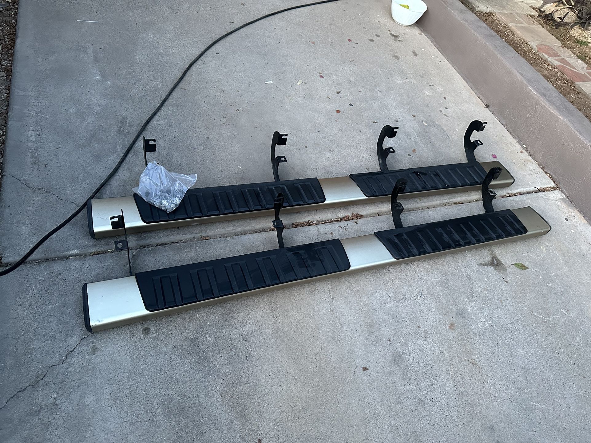 2014-2018 Chevrolet Silverado Crew Cab Running Boards