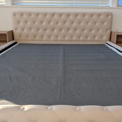 Platform QueenBed Frame - Amazon Condition, Like New!