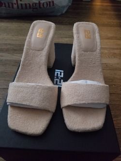 Sandals Women's Chenille NUDIE SIZE 6 New