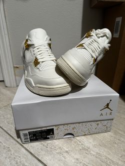 Air Jordan 4 Metallic Gold