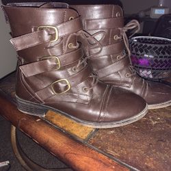 Women’s Size 9 Brown Leather Boots 