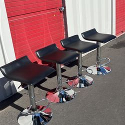 4 Bar Stools