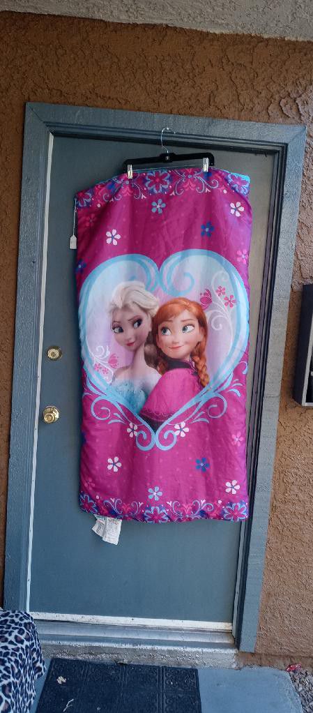 Elsa From Frozen Girls Sleeping Bag Like New Huge Sale Tons Of Stuff Read Description
