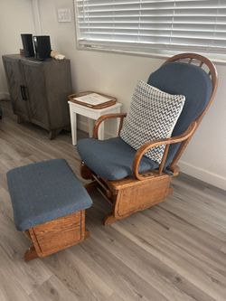 Glider Chair W/ Ottoman. 
