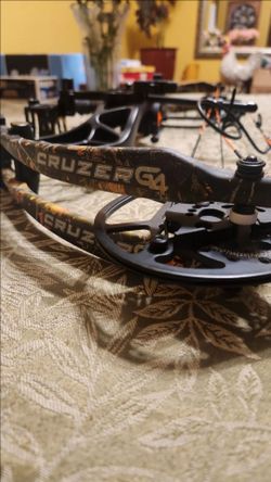 LaborDayWeekendSale!! Bear Cruzer G4 Compound Bow