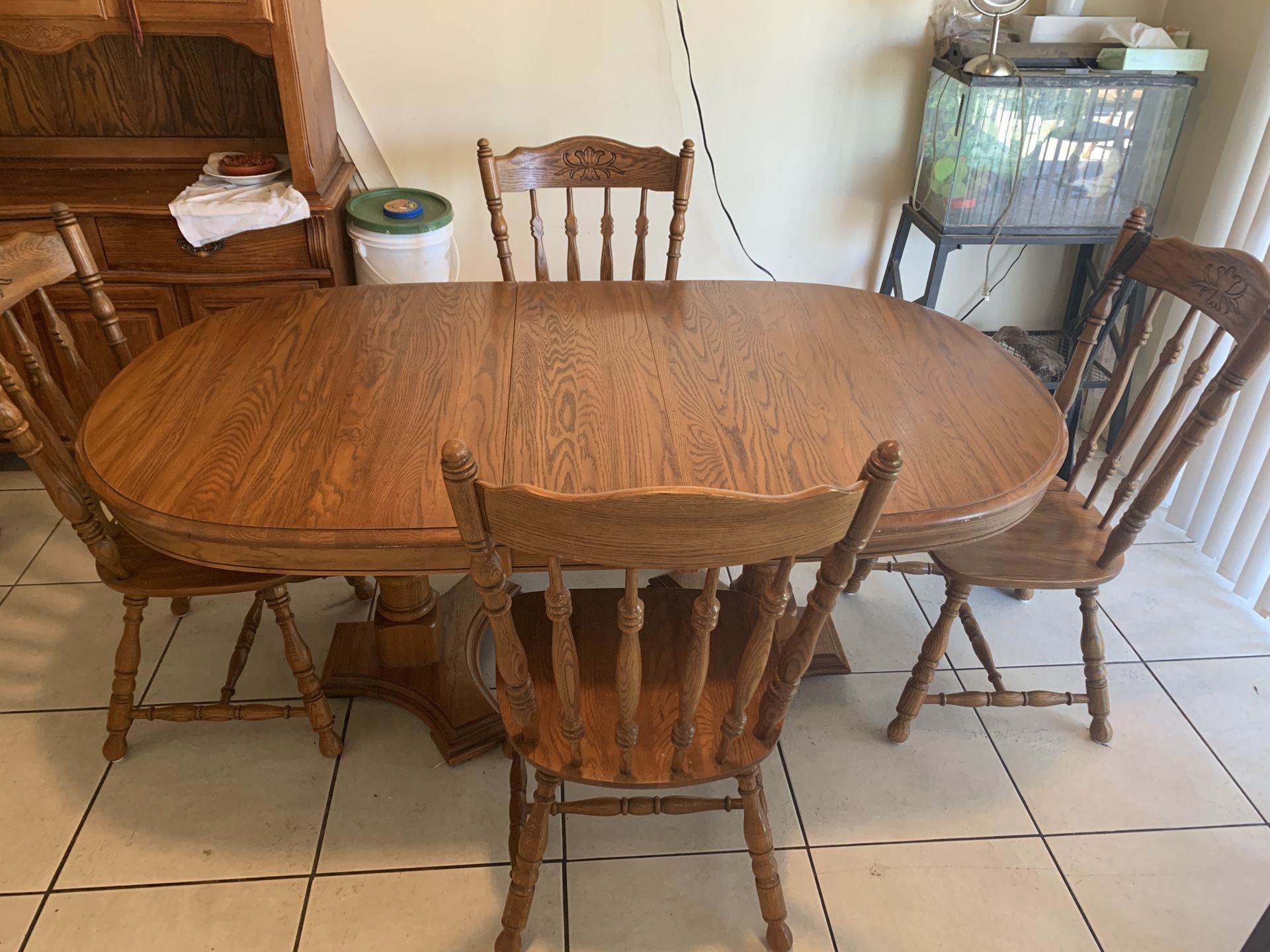 Sturdy Kitchen Table with leafs