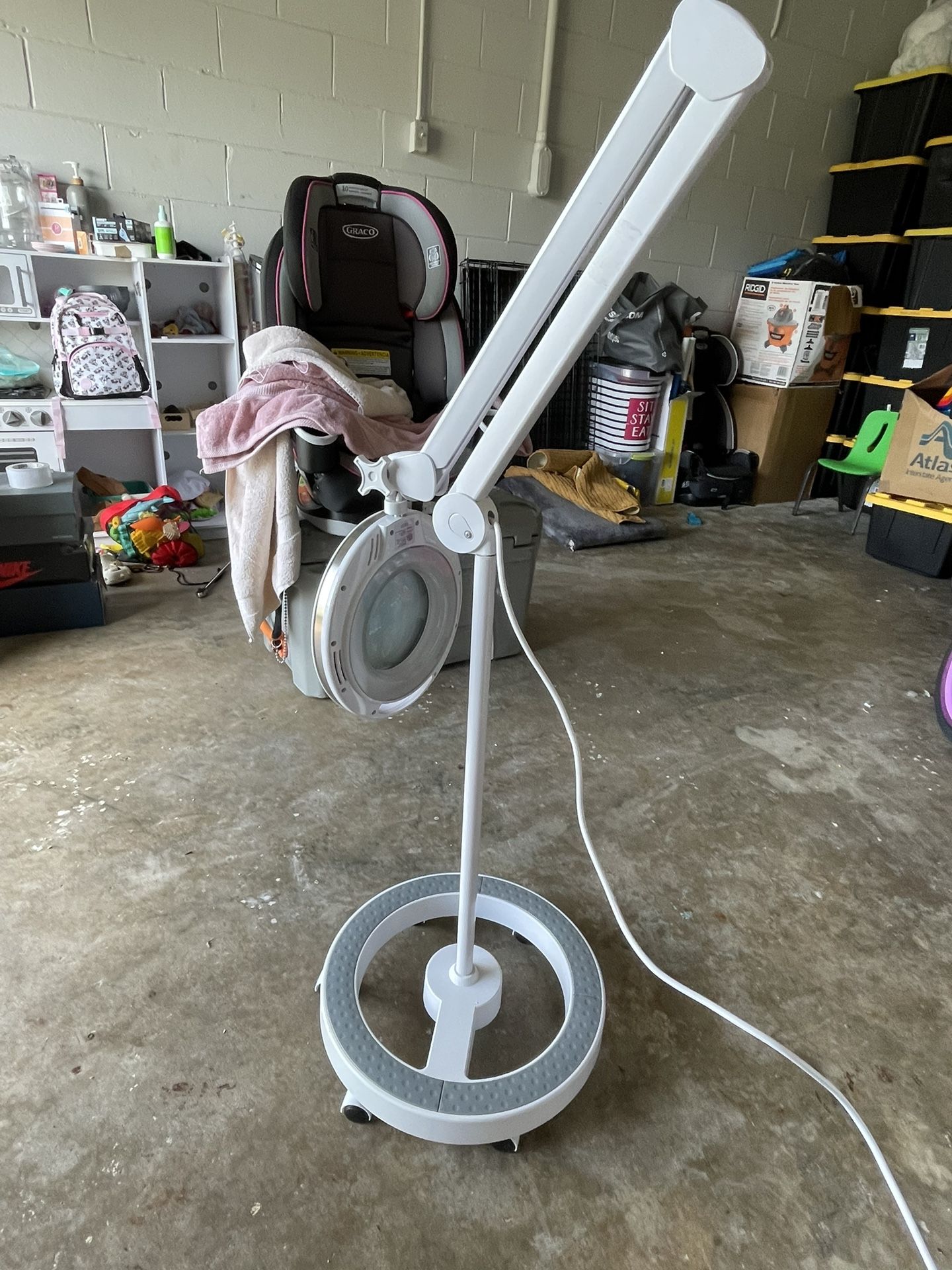 Spa Light Magnifying Glass