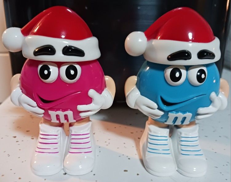 RARE, VINTAGE & COLLECTIBLE M&M's CHRISTMAS CHARACTER TOYS, 2 AVAILABLE 1 PINK OR 1 BLUE, $10 EACH