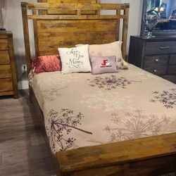 Brand New! 7pc Queen/king Bedroom Set😍/ Take it home with Only $39down/ Hablamos Español Y Ofrecemos Financiamiento 🙋🏻‍♂️ 