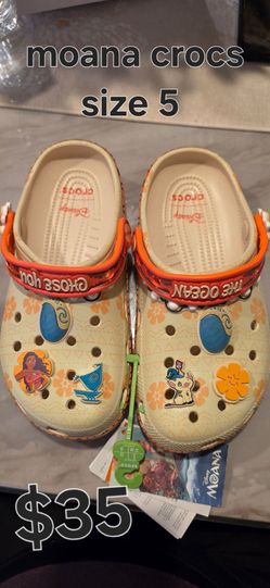 Moana crocs