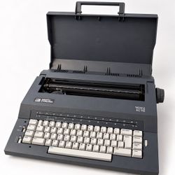 Vintage 1980s Smith Corona SC110 Electric Typewriter