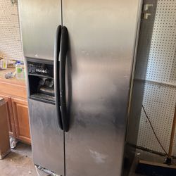  Working Fridge $25