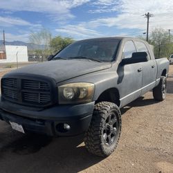 2006 Dodge Ram 2500 5.9L Cummins Mega Cab 4x4 Part Out