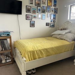 Vintage Twin Bedroom Set 