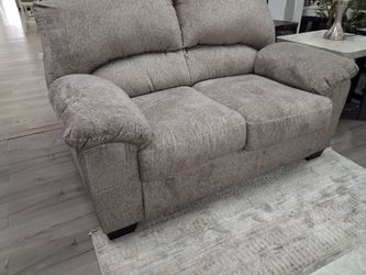 *Manager's Special!!!*---Comfy Floor Model C&L Supply Loveseats---Only $399!!!---Store Pickup/Delivery💪