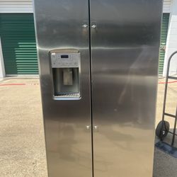 GE REFRIGERATOR 