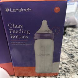 Lansinoh Discreet Duo Breadt pump and accessories