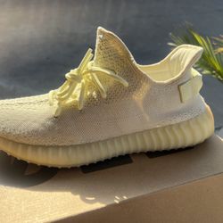 350 Yeezy V2 Butter Sz 10.5