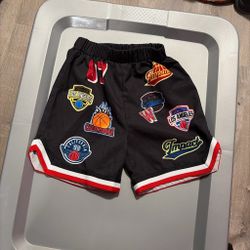 Boys basket ball shorts size 3-4Y