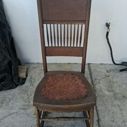ANTIQUE / OLD ROCKING CHAIR