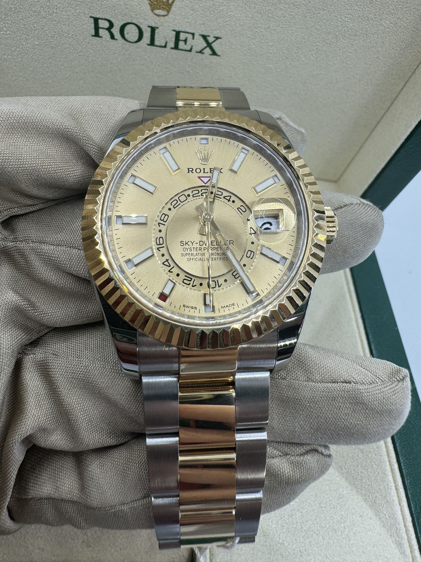 New Rolex Skydweller 42 Champagne 18k Yellow Gold