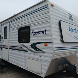 2005 Komfort Travel Trailer