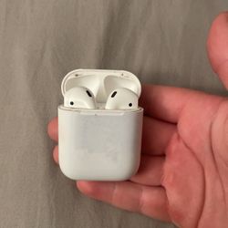 Apple AirPods 2nd Gen