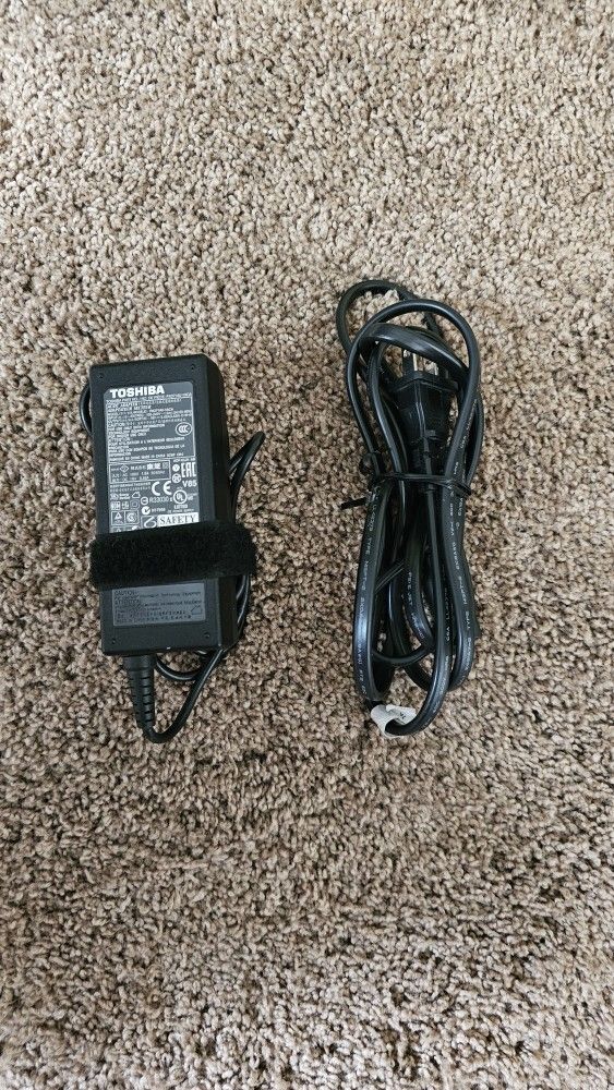 Toshiba AC adapter
