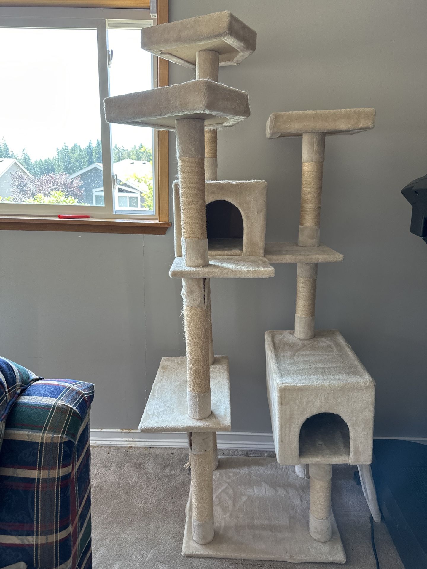 Frisco 72in Faux Fur Cat Tree & Condo New in Box for Sale in Renton