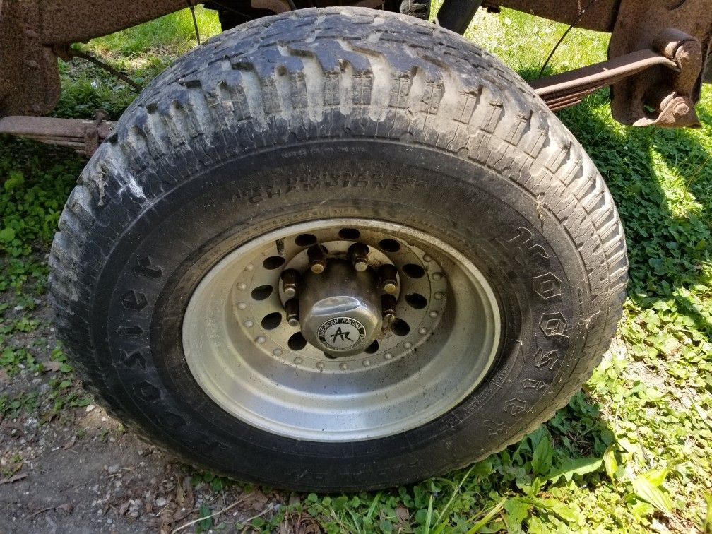 8 Lug Chevy American Racing Rims 33x12.5R16.5