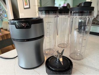 Ninja BN300 Nutri-Blender with 3 To-Go Cups