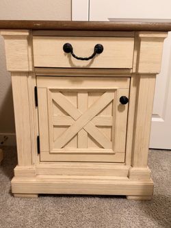 Rustic Farmhouse Bedroom Set – Queen