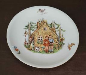 Goebel Hummel Hansel and Gretel Decorative Ceramic Plate Made in Germany 7-3/8