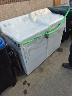 Washer and dryer 4  300hundred 