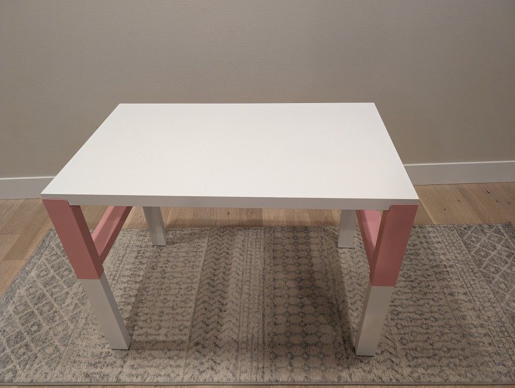 Ikea Pahl Desk for Sale in Renton, WA OfferUp