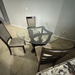 Table With 4 Chairs 