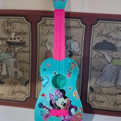 Mini Mouse guitar