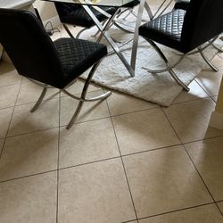 Beautiful Luxury Dining Table 