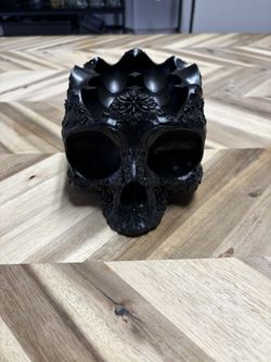 Gothic Skull Egg Holder