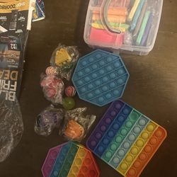 Hi selling a lot of different toys for kids