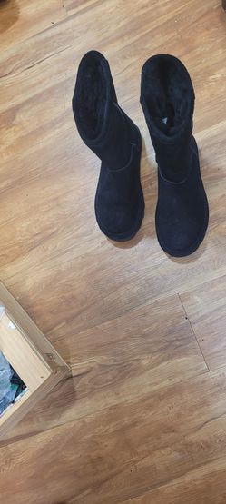 BearPaw Black Size 7 Booth Real Fur. Perfect Condition, New