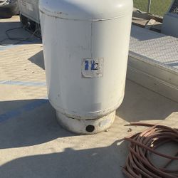 Pressurized Well Water Tank