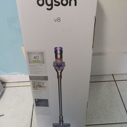 Dyson V8