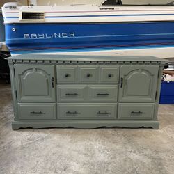 9 Drawer Dresser/Buffet