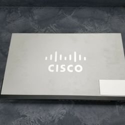 24 Port 10 / 100 Cisco Ethernet Switch Hub 