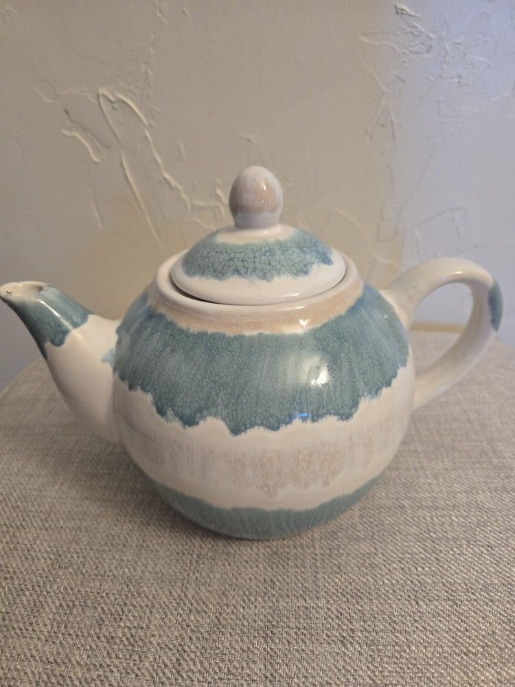 Sheffield Home new ceramic tea pot only $10!